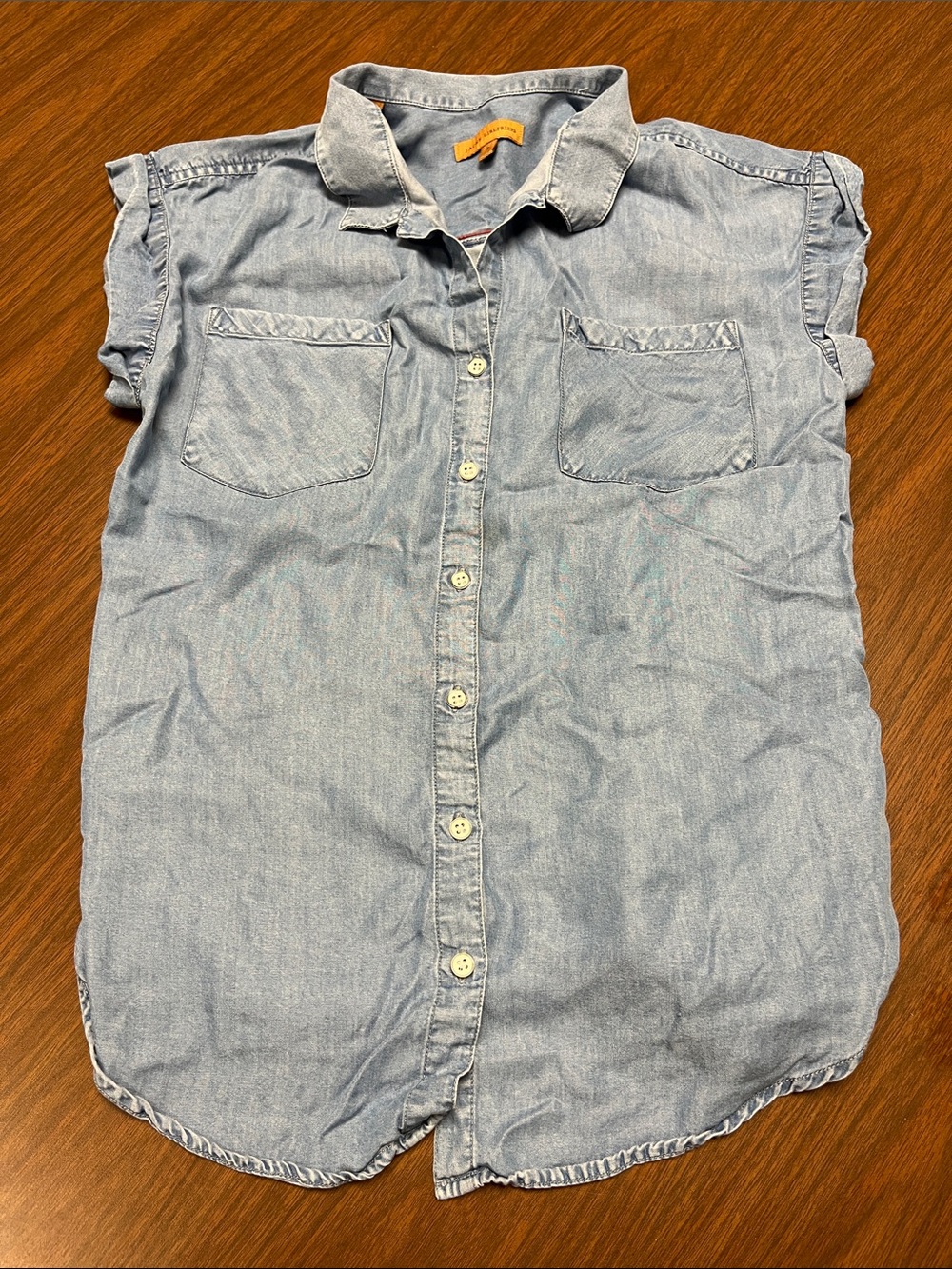 Jachs Girlfriend Light Blue Denim Button-Up Shirt, size small